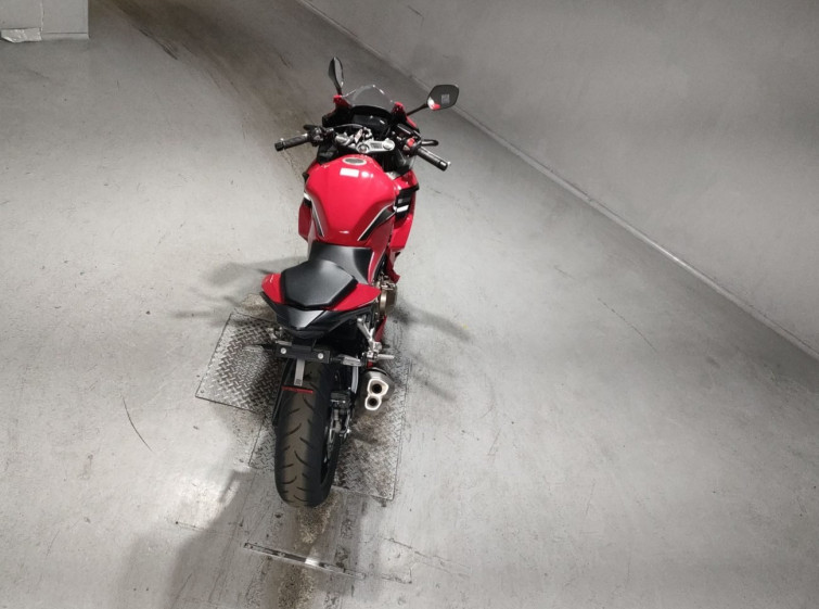 Мотоцикл Honda CBR400R с пробегом 8877 km