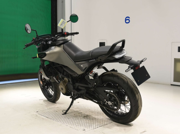 Мотоцикл Husqvarna SVARTPILEN 401 с пробегом 27598 km