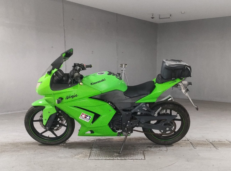 Мотоцикл Kawasaki NINJA250R с пробегом 27504 km