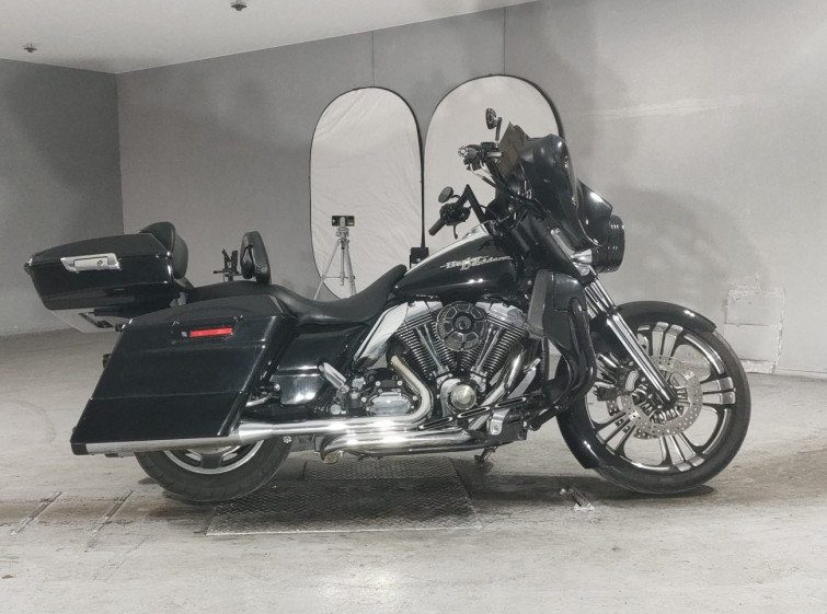 Мотоцикл HD SREET GLIDE FLHX1580 с пробегом 62024 km