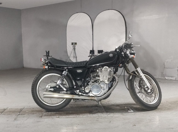 Мотоцикл Yamaha SR400 с пробегом 9143 km