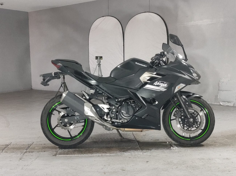 Мотоцикл Kawasaki NINJA250 с пробегом 25200 km