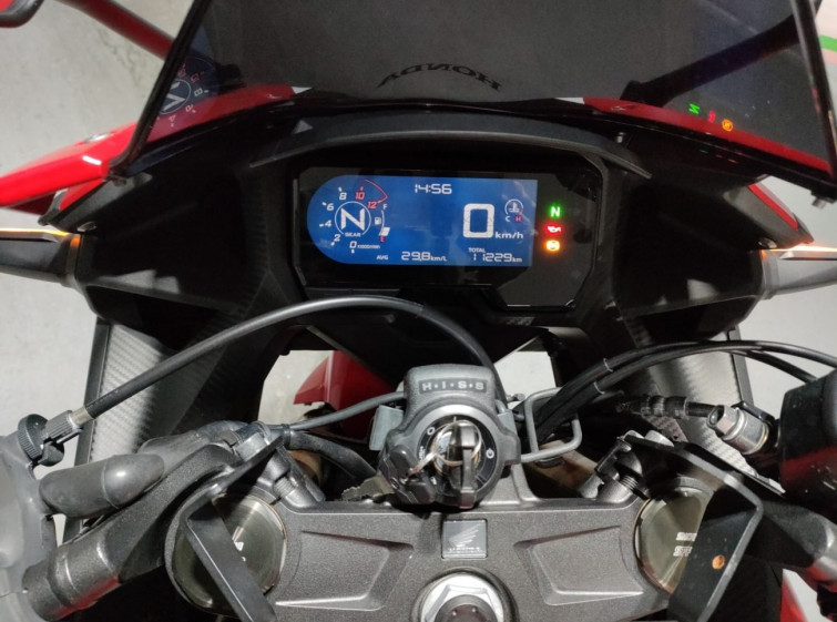 Мотоцикл Honda CBR400R с пробегом 11229 km