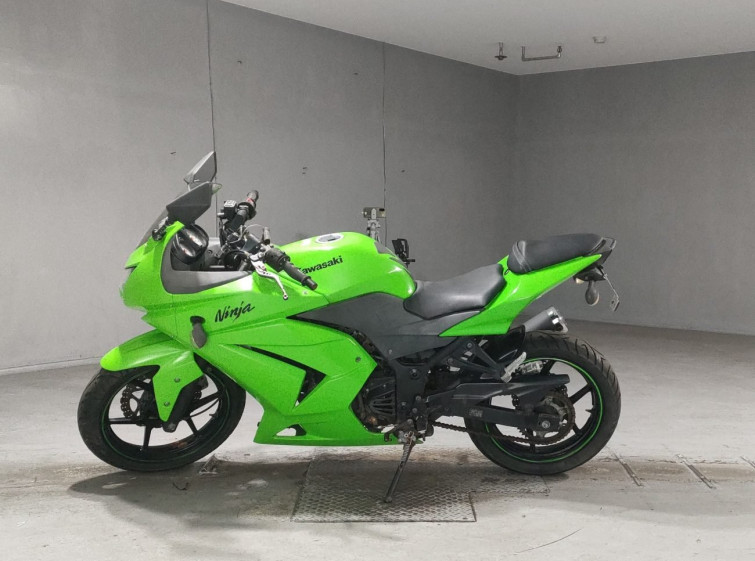 Мотоцикл Kawasaki NINJA250R с пробегом 21626 km