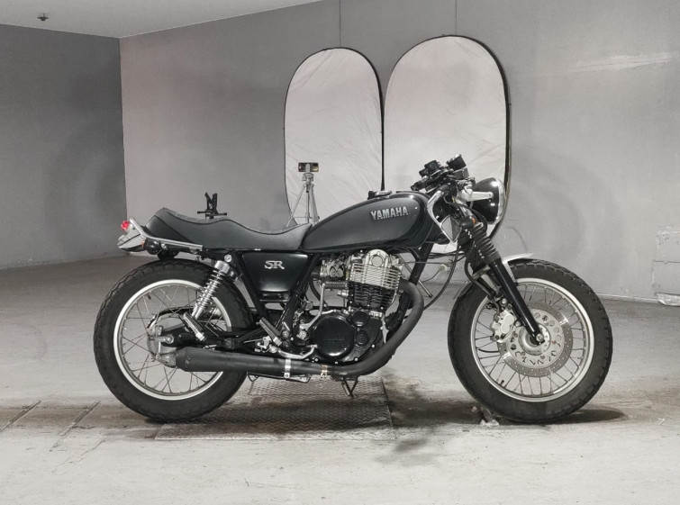 Мотоцикл Yamaha SR400 с пробегом 3501 km