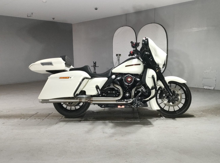 Мотоцикл HD SREET GLIDE FLHXS1750 с пробегом 75576 km