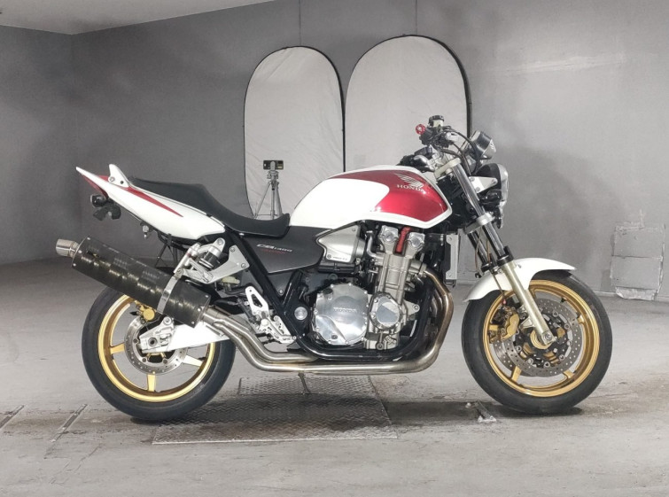 Мотоцикл Honda CB1300SF с пробегом 21534 km