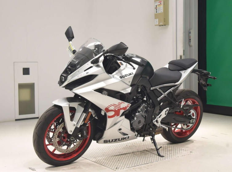 Мотоцикл Suzuki GSX-8R з пробігом 2859 km