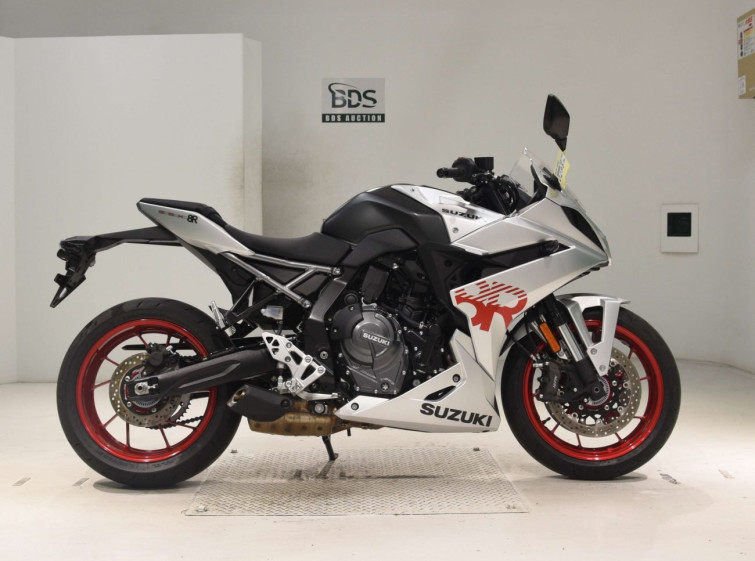 Мотоцикл Suzuki GSX-8R з пробігом 2859 km