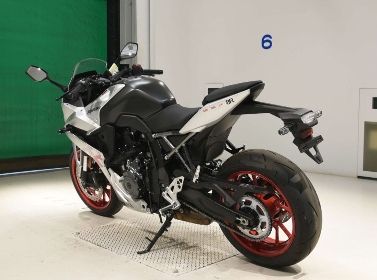 Мотоцикл Suzuki GSX-8R з пробігом 2859 km