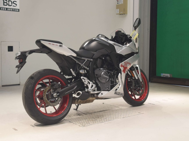 Мотоцикл Suzuki GSX-8R з пробігом 2859 km
