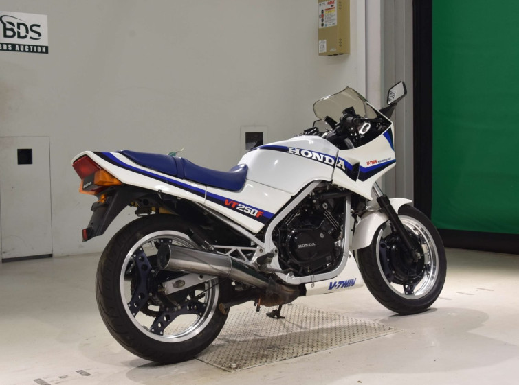 Мотоцикл Honda VT250FE с пробегом 15458 km