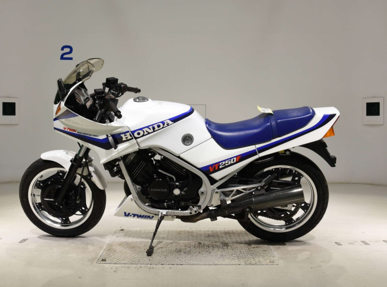 Мотоцикл Honda VT250FE с пробегом 15458 km