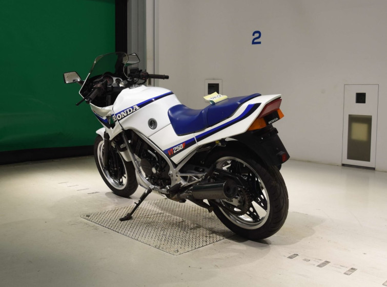 Мотоцикл Honda VT250FE с пробегом 15458 km