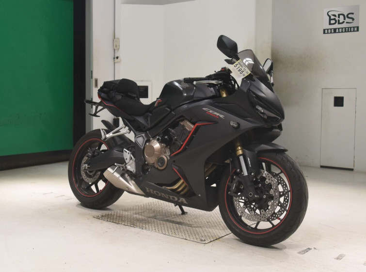 Мотоцикл Honda CBR650R с пробегом 6489 km