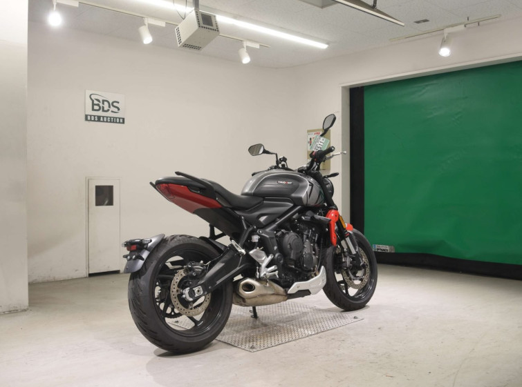 Мотоцикл Triumph TRIDENT660 з пробігом 1554 km