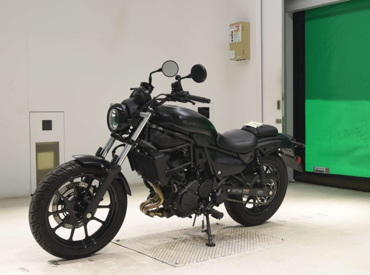 Мотоцикл Kawasaki ELIMINATOR400-3 с пробегом 3977 km