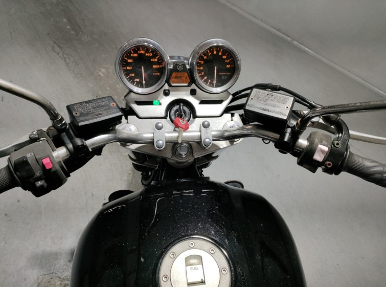 Мотоцикл Yamaha XJR1300 с пробегом 27652 km