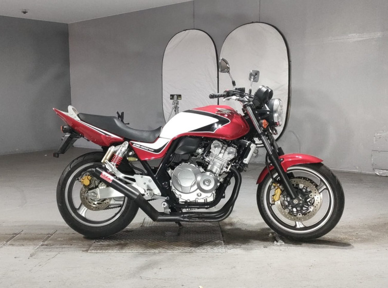 Мотоцикл Honda CB400SFV з пробігом 5562 km