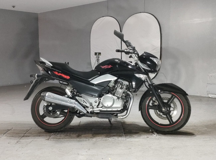Мотоцикл Suzuki GSR250 с пробегом 17413 km