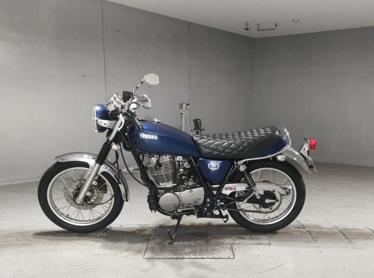 Мотоцикл Yamaha SR400 с пробегом 2958 km