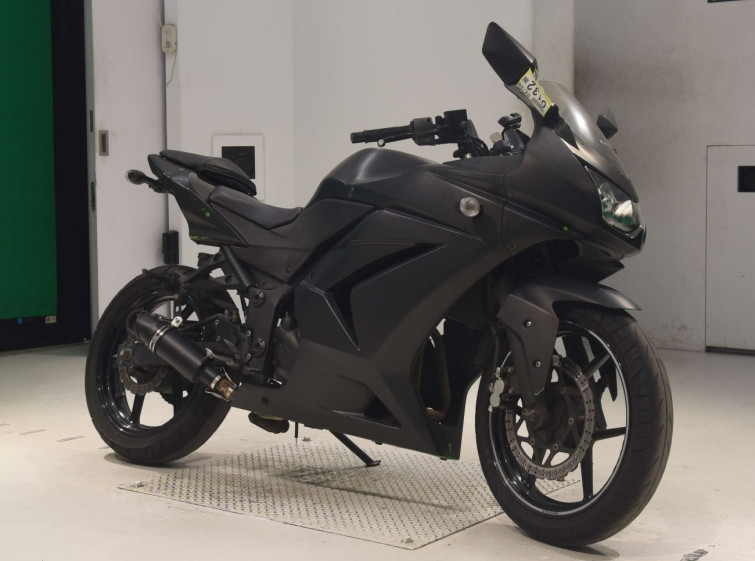 Мотоцикл Kawasaki NINJA250R з пробігом 19677 km