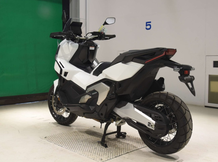 Мотоцикл Honda X-ADV750-2 с пробегом 3088 km