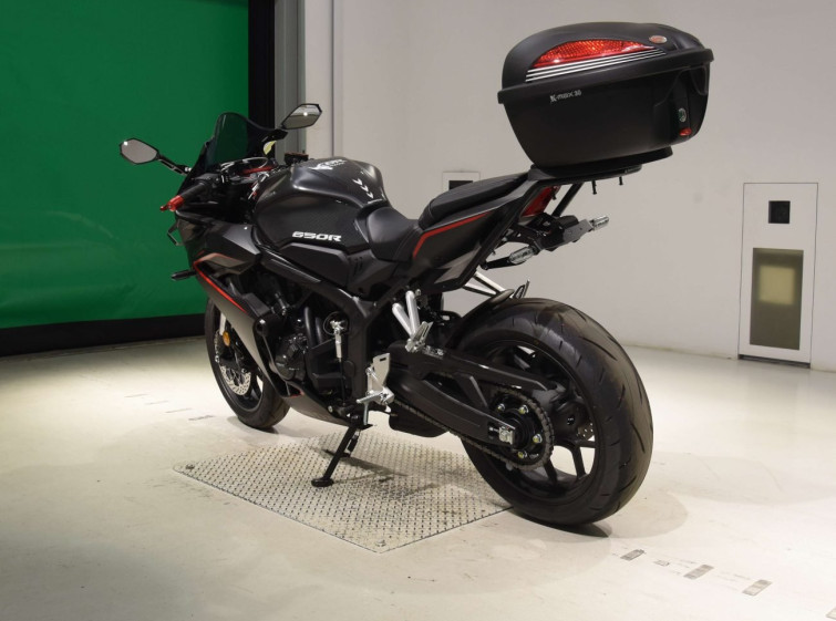 Мотоцикл Honda CB650R-2E CLUTCH с пробегом 174 km
