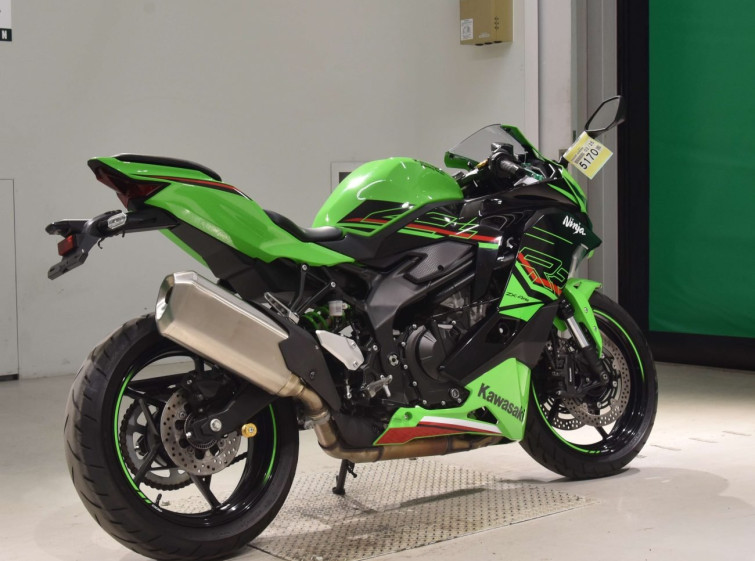 Мотоцикл Kawasaki ZX-4RR с пробегом 4462 km