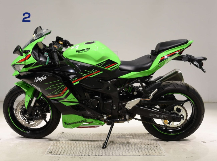 Мотоцикл Kawasaki ZX-4RR с пробегом 4462 km