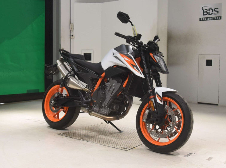 Мотоцикл KTM 890 DUKE R с пробегом 9328 km