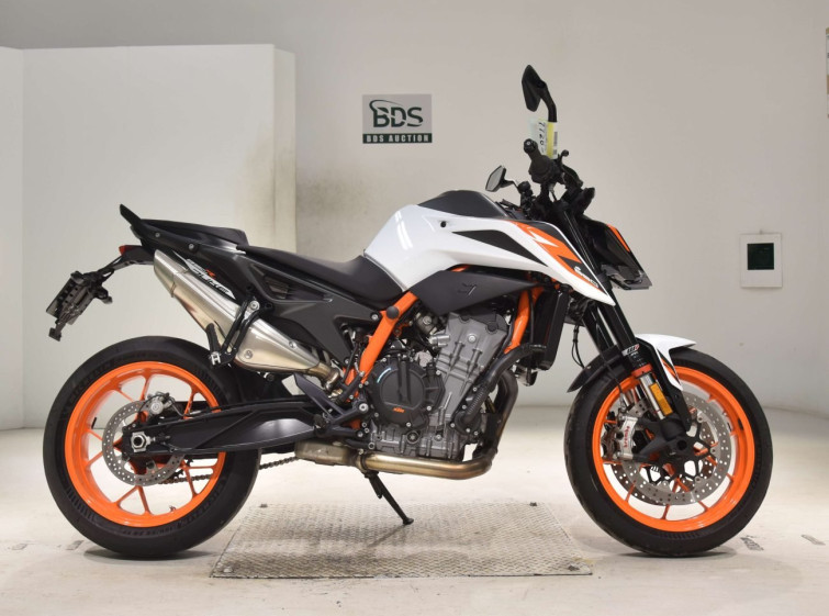 Мотоцикл KTM 890 DUKE R с пробегом 9328 km