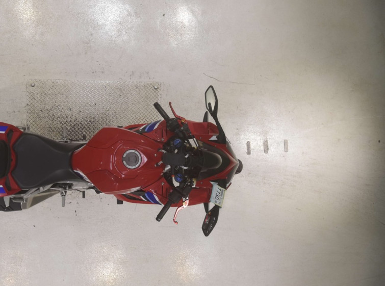 Мотоцикл Honda CBR250RR с пробегом 15876 km