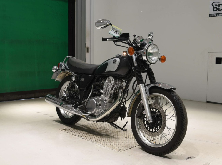 Мотоцикл Yamaha SR400 с пробегом 3958 km