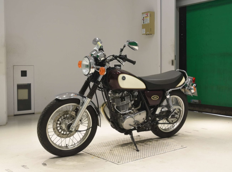 Мотоцикл Yamaha SR400 с пробегом 4075 km