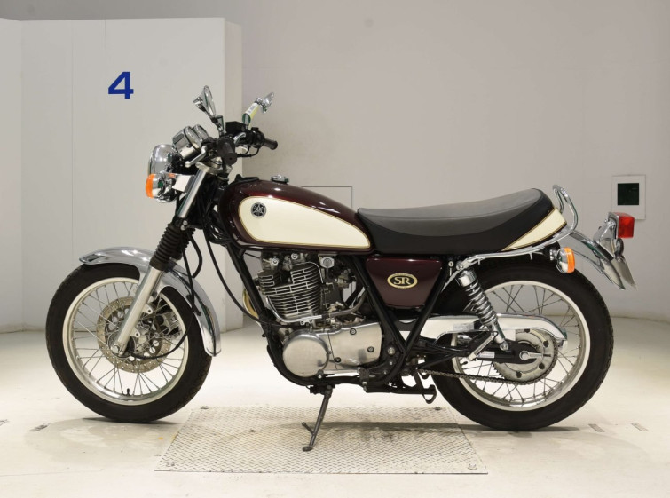 Мотоцикл Yamaha SR400 с пробегом 4075 km