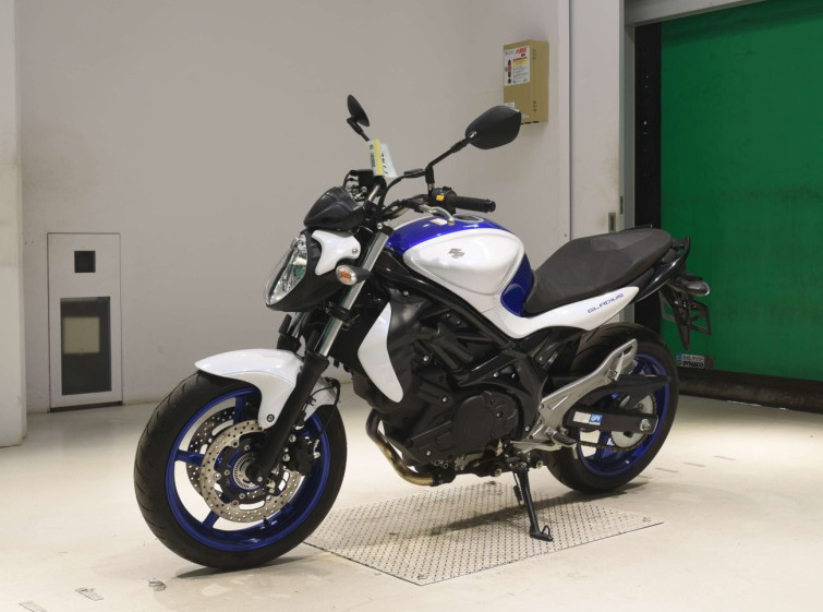 Мотоцикл Suzuki GLADIUS SFV400 с пробегом 696 km