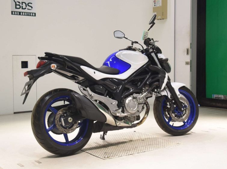 Мотоцикл Suzuki GLADIUS SFV400 с пробегом 696 km