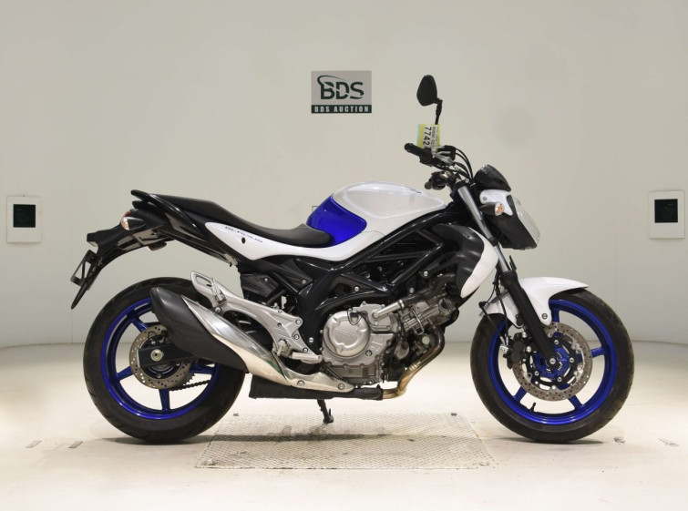 Мотоцикл Suzuki GLADIUS SFV400 с пробегом 696 km