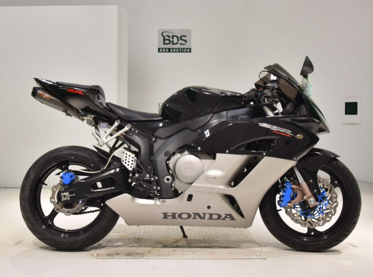 Мотоцикл Honda CBR1000RR с пробегом 17088 km