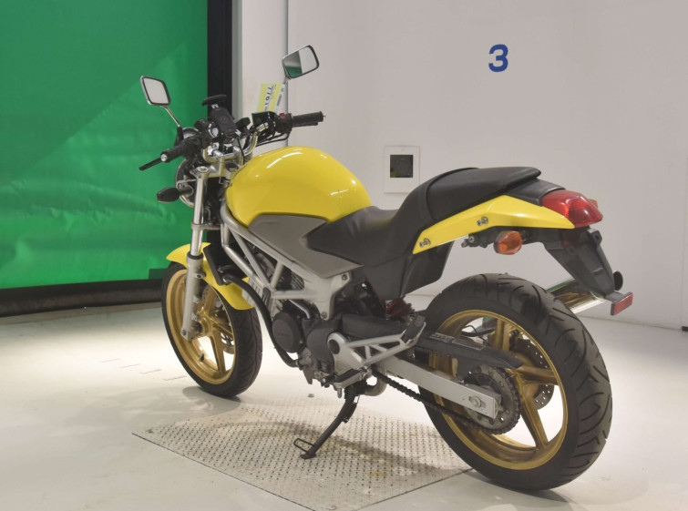 Мотоцикл Honda VTR250 с пробегом 24744 km
