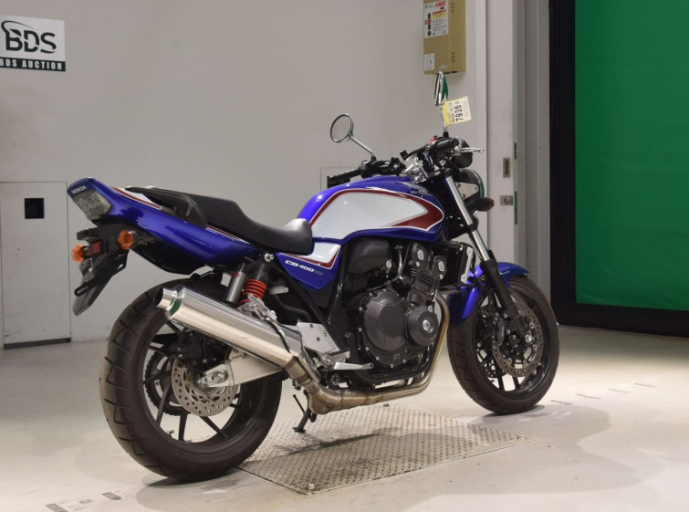 Мотоцикл Honda CB400SFA с пробегом 685 km
