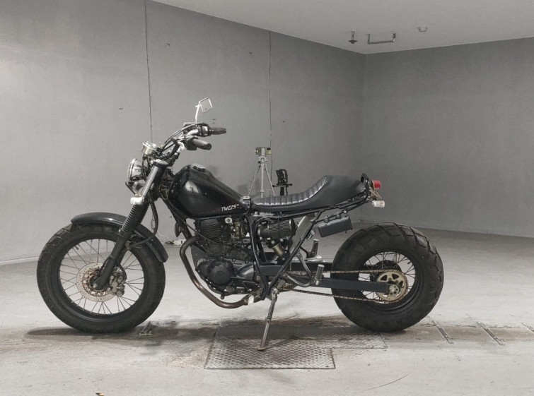 Мотоцикл Yamaha TW225 с пробегом 5865 km