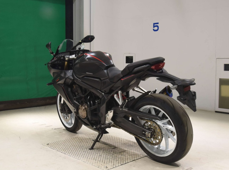 Мотоцикл Honda CBR650R с пробегом 58080 km