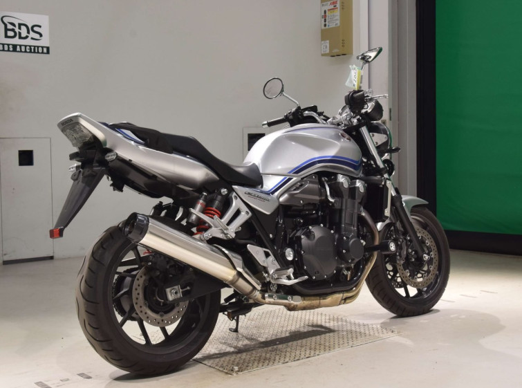 Мотоцикл Honda CB1300SF з пробігом 7208 km