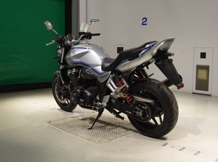 Мотоцикл Honda CB1300SF з пробігом 7208 km