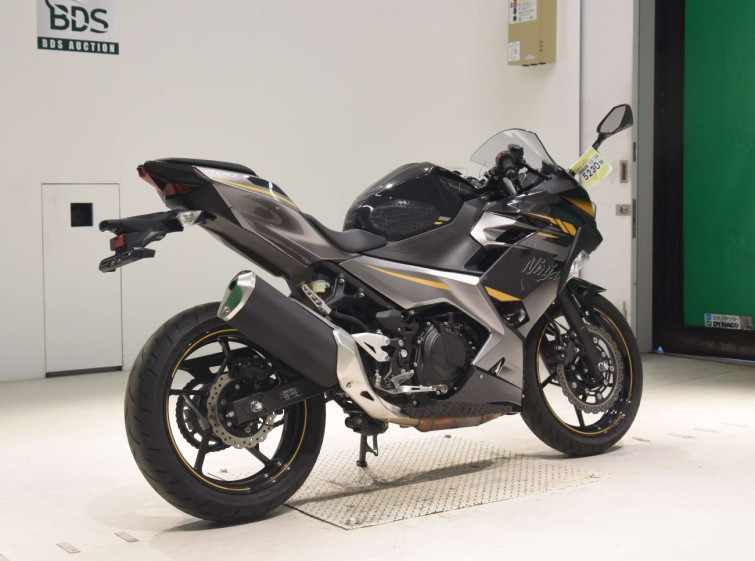 Мотоцикл Kawasaki NINJA400 с пробегом 5713 km