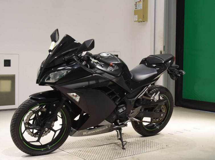 Мотоцикл Kawasaki NINJA250 з пробігом 19131 km