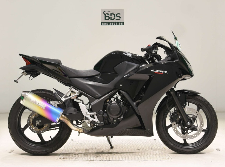 Мотоцикл Honda CBR250R с пробегом 3179 km