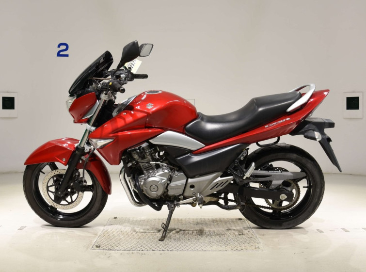 Мотоцикл Suzuki GSR250 с пробегом 9927 km